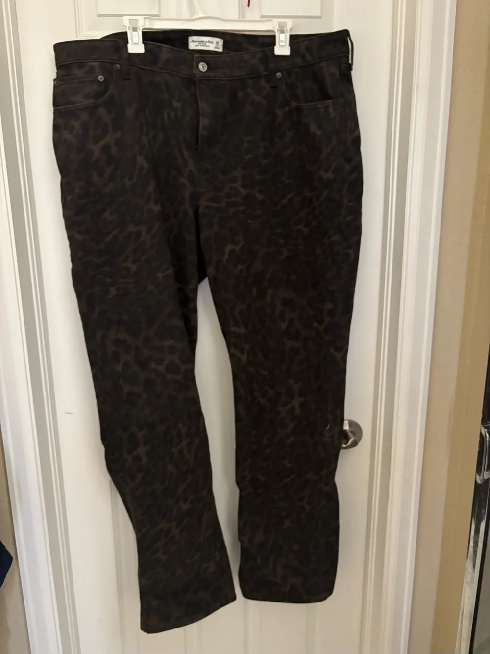 Abercrombie & Fitch Brown Animal Print Cropped Pants